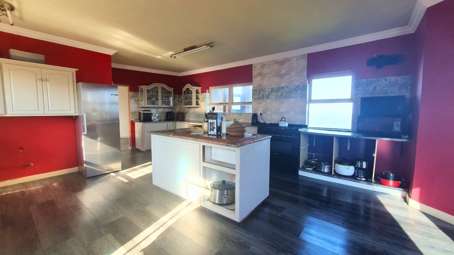 5 Bedroom Property for Sale in Herolds Bay Western Cape
